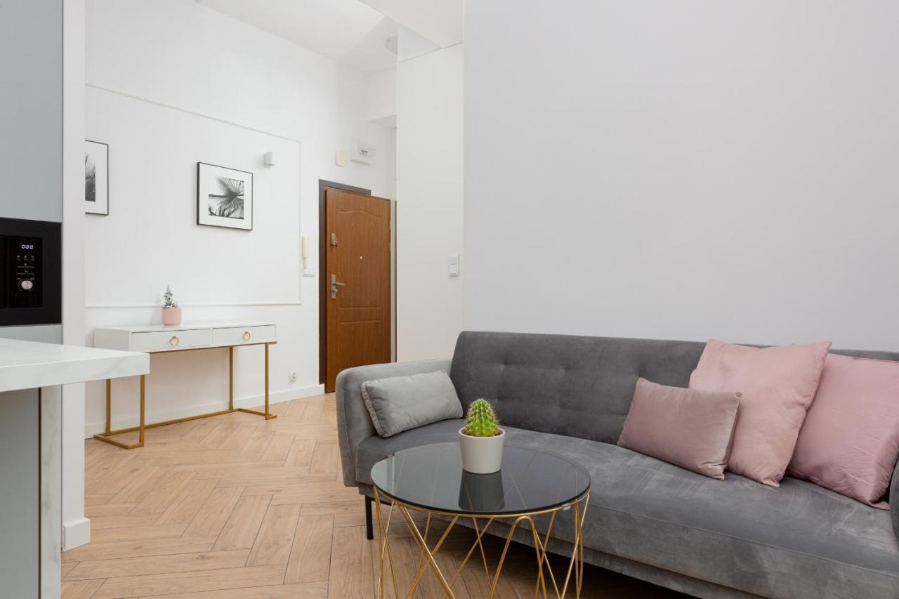 Lägenhet Praga Center By Renters *